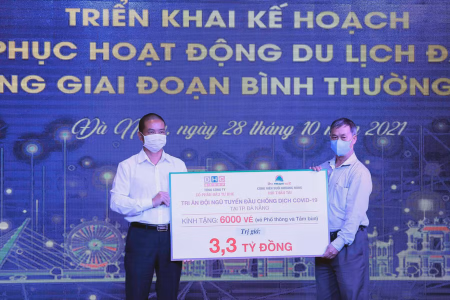 Đại diện Khu du lịch Công viên suối khoáng nóng Núi Thần Tài