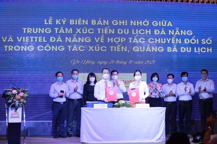 Ký biên bản ghi nhớ hợp tác chuyển đổi số trong công tác xúc tiến, quảng bá du lịch Đà Nẵng giữa Trung tâm Xúc tiến Du lịch TP Đà Nẵng và Viettel Đà Nẵng