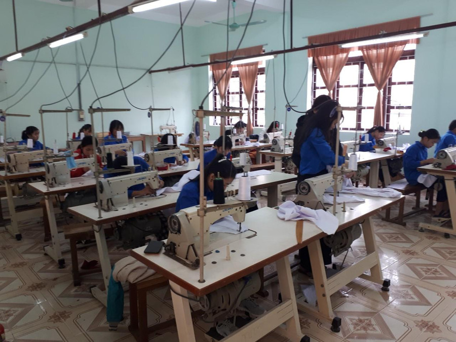 Cùng với học văn hoá, các học viên được đào tạo nghề mở ra cơ hội tìm kiếm việc làm sau khi tốt nghiệp.