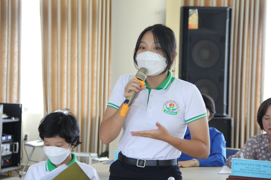 Học sinh nêu ý kiến tại Kỳ họp Hội đồng trẻ em thành phố lần thứ VII.