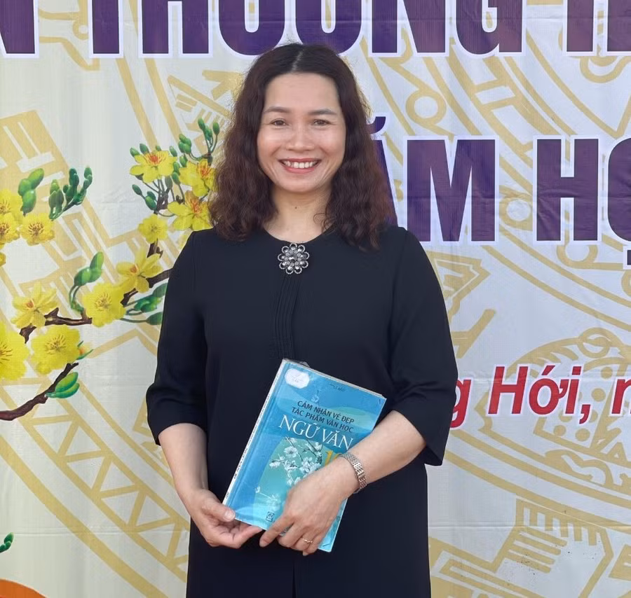 Cô Hoàn luôn mang đến cho trò những kiến thức hay, phương pháp mới giúp các em đạt nhiều kết quả, thành tích cao. Ảnh: NVCC