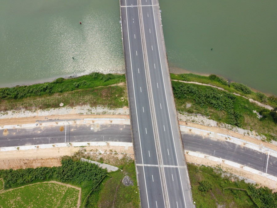 Tuyến đường ven sông Tuyên Sơn - Túy Loan sẽ kết nối giao thông giữa các vùng ven vào nội thành Đà Nẵng. Ảnh: Hoàng Vinh.