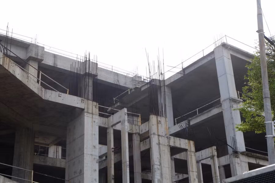 Đến nay dự án mới hoàn thiện xong tường vây, 2 tầng hầm và 4 tầng nổi.