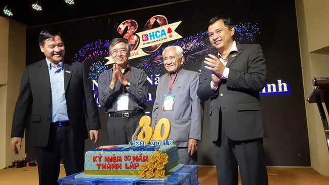 Chủ tịch HCA các thời kỳ rất vui mừng đến tham dự buổi lễ kỷ niệm 30 năm thành lập. Chủ tịch HCA các thời kỳ rất vui mừng đến tham dự buổi lễ kỷ niệm 30 năm thành lập.