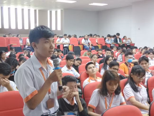 Ký kết thành lập “vườn ươm khởi nghiệp sáng tạo azibai – Cao đẳng Viễn Đông” ảnh 2