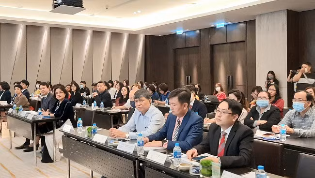 Đông đảo các đại biểu tham dự hội thảo