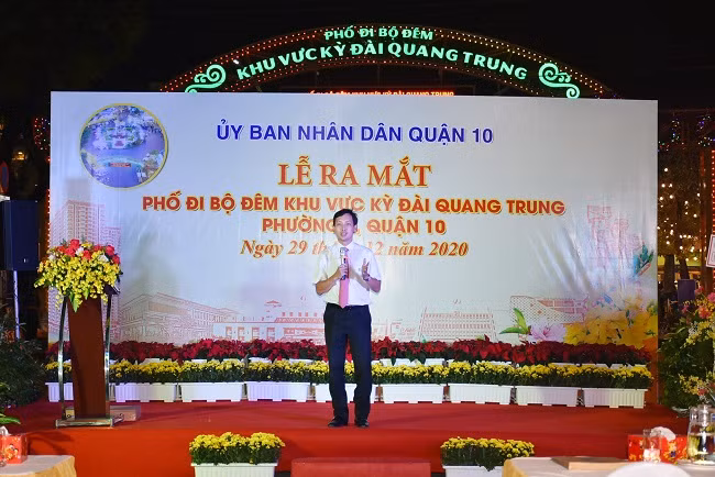 Ông Vũ Anh Khoa-Chủ tịch UBND Quận 10 phát biểu tại sự kiện.