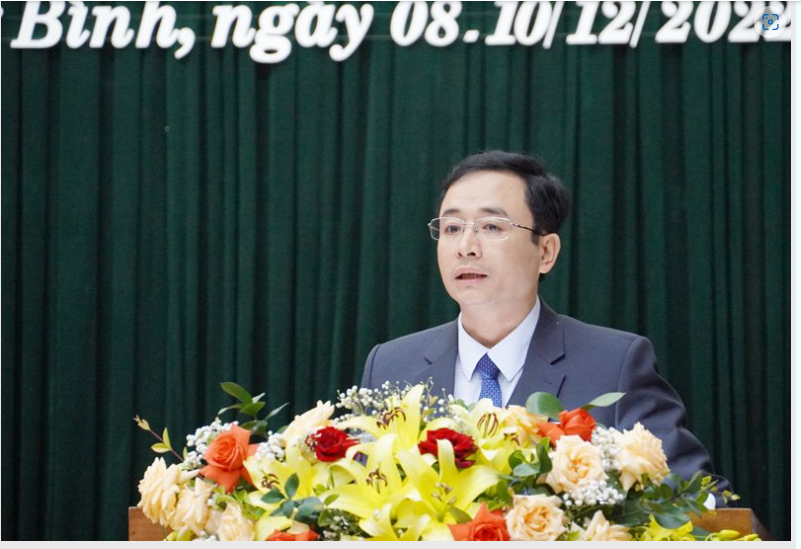 Ông Đặng Ngọc Tuấn, Giám đốc Sở GD&ĐT Quảng Bình phát biểu tại phiên họp. Ông Đặng Ngọc Tuấn, Giám đốc Sở GD&ĐT Quảng Bình phát biểu tại phiên họp.