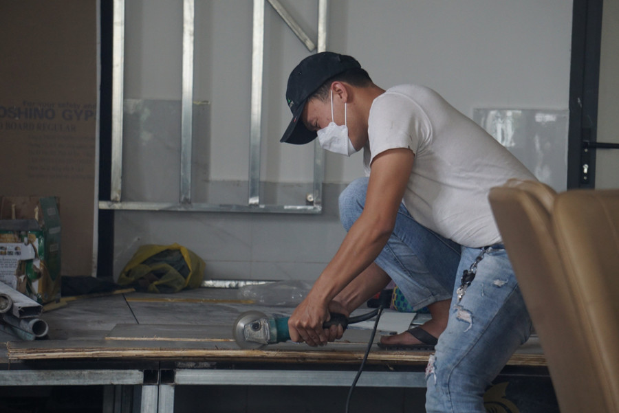 Theo đại diện các cơ sở kinh doanh du lịch, việc Trung Quốc mở cửa trở lại là một tín hiệu tích cực cho thị trường du lịch Việt Nam nói chung và Đà Nẵng nói riêng. Ảnh: Hoàng Vinh. Theo đại diện các cơ sở kinh doanh du lịch, việc Trung Quốc mở cửa trở lại là một tín hiệu tích cực cho thị trường du lịch Việt Nam nói chung và Đà Nẵng nói riêng. Ảnh: Hoàng Vinh.
