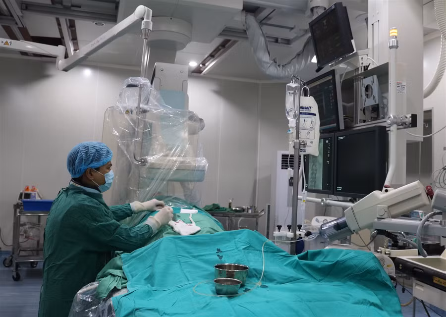 Bệnh nhân bị vỡ lách, chảy máu ổ bụng được cứu sống.