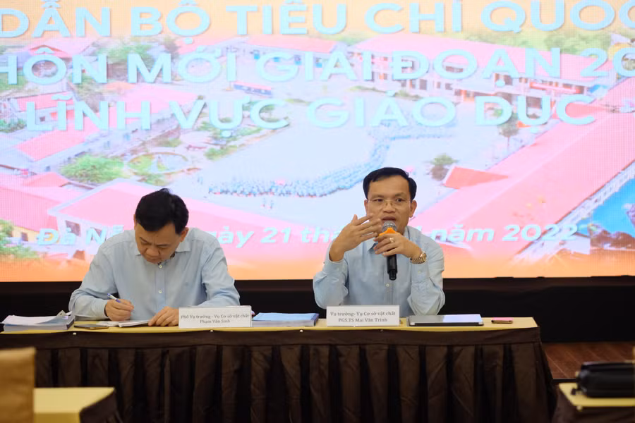 PGS.TS Mai Văn Trinh – Vụ trưởng Vụ Cơ sở vật chất (Bộ GD&ĐT) giải đáp các thắc mắc tại Hội thảo.