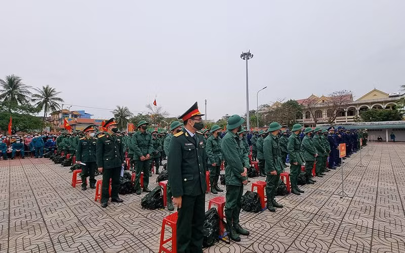 Tất cả công dân trúng tuyển nghĩa vụ quân sự đều đã được tiêm 2 mũi vắc xin phòng Covid-19 và xét nghiệm âm tính trước khi lên đường làm nhiệm vụ.