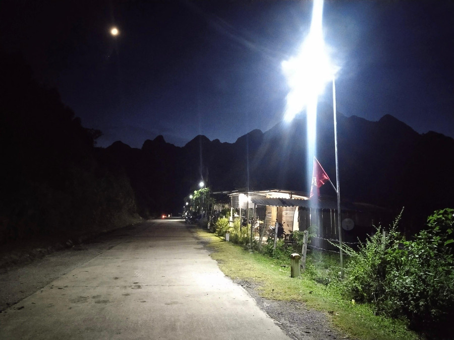 Công trình “Ánh sáng vùng biên” tại xã Trường Sơn sau khi hoàn thành. Công trình “Ánh sáng vùng biên” tại xã Trường Sơn sau khi hoàn thành.