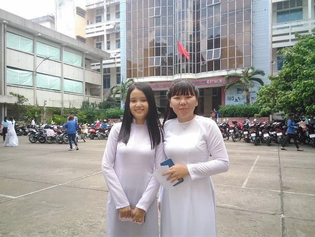 Thí sinh tự tin trước khi bước vào phòng thi