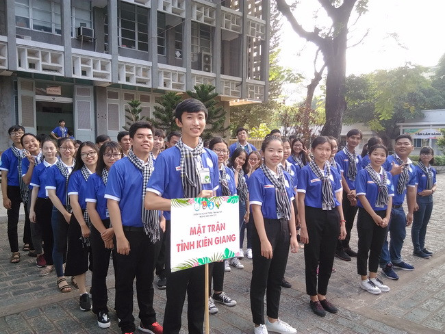 Các chiến sĩ đội hình tình nguyện tại mặt trận tỉnh Kiên Giang. Các chiến sĩ đội hình tình nguyện tại mặt trận tỉnh Kiên Giang.