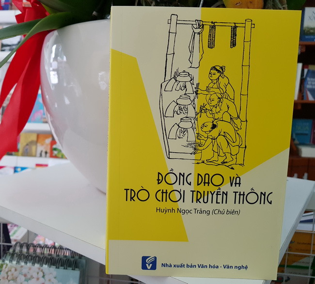 Cuối sách chuyên khảo "Đồng dao và trò chơi truyền thống" Cuối sách chuyên khảo "Đồng dao và trò chơi truyền thống"