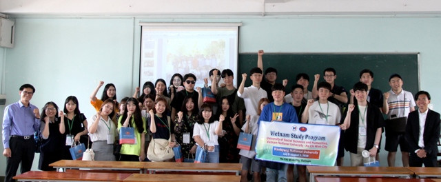 Sinh viên Đại học Hankyong - Hàn Quốc dành 1 tháng tham gia chương trình Tìm hiểu Việt Nam 2018.