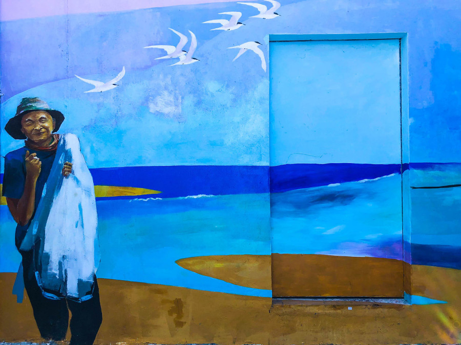 Những ngư dân ở Đà Nẵng được tái hiện trong những bức tranh. Những ngư dân ở Đà Nẵng được tái hiện trong những bức tranh.