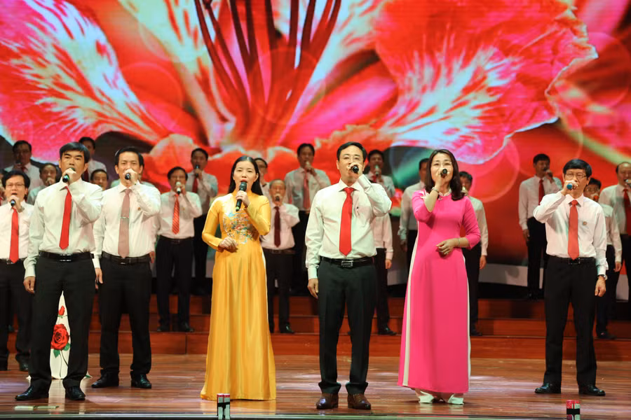 Các tiết mục văn nghệ do Sở GD&ĐT biểu diễn tại Lễ kỷ niệm.