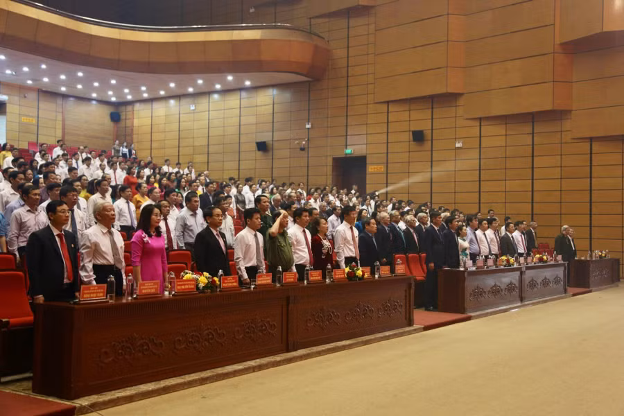 Toàn cảnh Lễ kỷ niệm 40 năm ngày Nhà giáo Việt Nam.