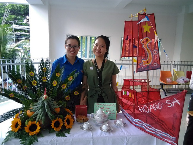 Những hình ảnh ý nghĩa và đẹp mắt mà các đội thể hiện với mâm cỗ Thu thu cùng chiếc lồng đèn tàu biển Việt Nam.