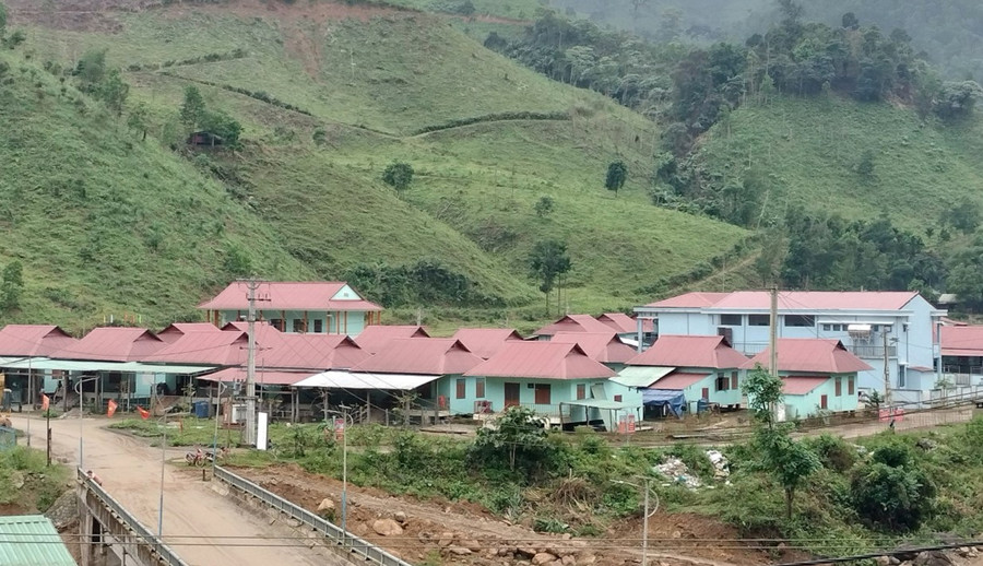 Khu dân cư Bằng La đã xây dựng 39 căn nhà sàn bê tông cấp 4. Ảnh: Đại Chí. Khu dân cư Bằng La đã xây dựng 39 căn nhà sàn bê tông cấp 4. Ảnh: Đại Chí.