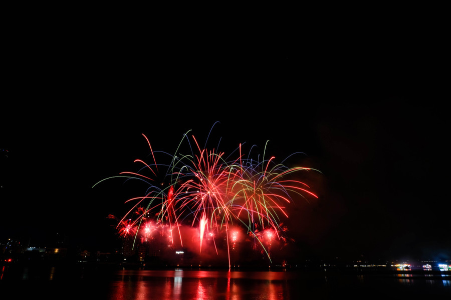 Tối 10/6, đêm thi thứ 2 của Lễ hội pháo hoa quốc tế Đà Nẵng (DIFF) 2023 với chủ đề “Tình yêu không biên giới”. Ảnh: Hoàng Vinh. Tối 10/6, đêm thi thứ 2 của Lễ hội pháo hoa quốc tế Đà Nẵng (DIFF) 2023 với chủ đề “Tình yêu không biên giới”. Ảnh: Hoàng Vinh.