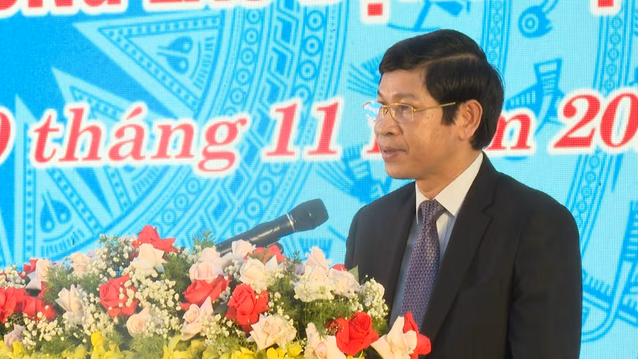 Trường THPT Lương Thế Vinh (Quảng Bình) đón nhận Huân chương Lao động hạng Nhì ảnh 10 Trường THPT Lương Thế Vinh (Quảng Bình) đón nhận Huân chương Lao động hạng Nhì ảnh 10