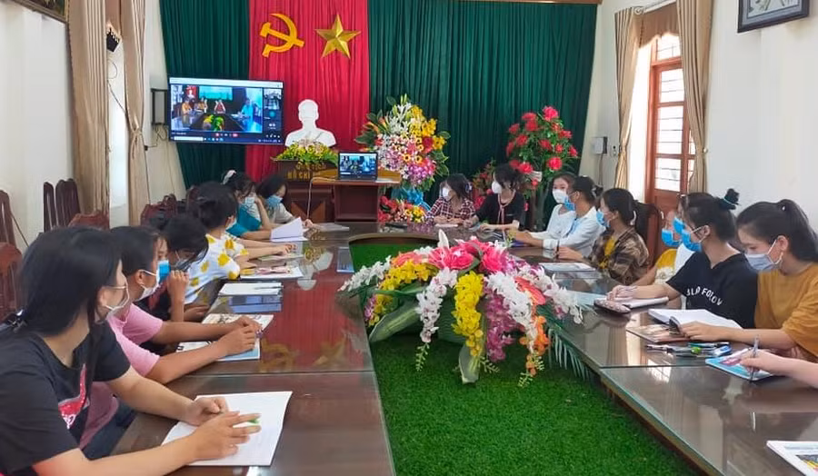 CLB Nghệ thuật trường THCS Hoàng Ngân (Định Hóa, Thái Nguyên) tham dự lớp bồi dưỡng năng khiếu tác giả trẻ do Hội Văn học Nghệ thuật tỉnh Thái Nguyên tổ chức