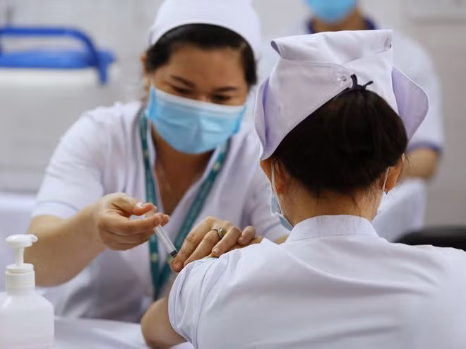 Những mũi tiêm đầu tiên.