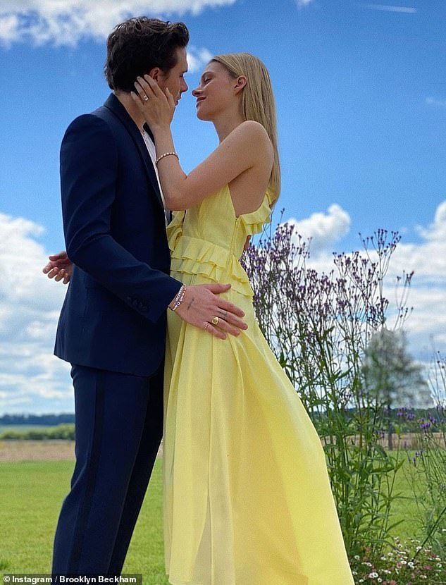 Vợ chồng Beckham thuê dinh thự 10 tỷ làm đám cưới cho con trai