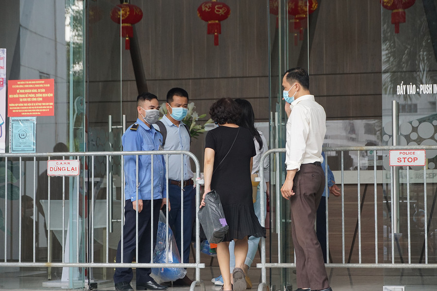 Hà Nội: Phong tỏa chung cư 187 Nguyễn Lương Bằng và tòa nhà 27 Lê Văn Lương ảnh 1 Hà Nội: Phong tỏa khu dân cư phố Lê Văn Lương và Nguyễn Lương Bằng