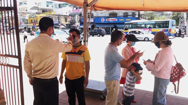 Mặc dù có nhiều chương trình kích cầu, giảm giá nhưng dự báo khách du lịch nội địa giảm 50% so với năm 2020. Mặc dù có nhiều chương trình kích cầu, giảm giá nhưng dự báo khách du lịch nội địa giảm 50% so với năm 2020.