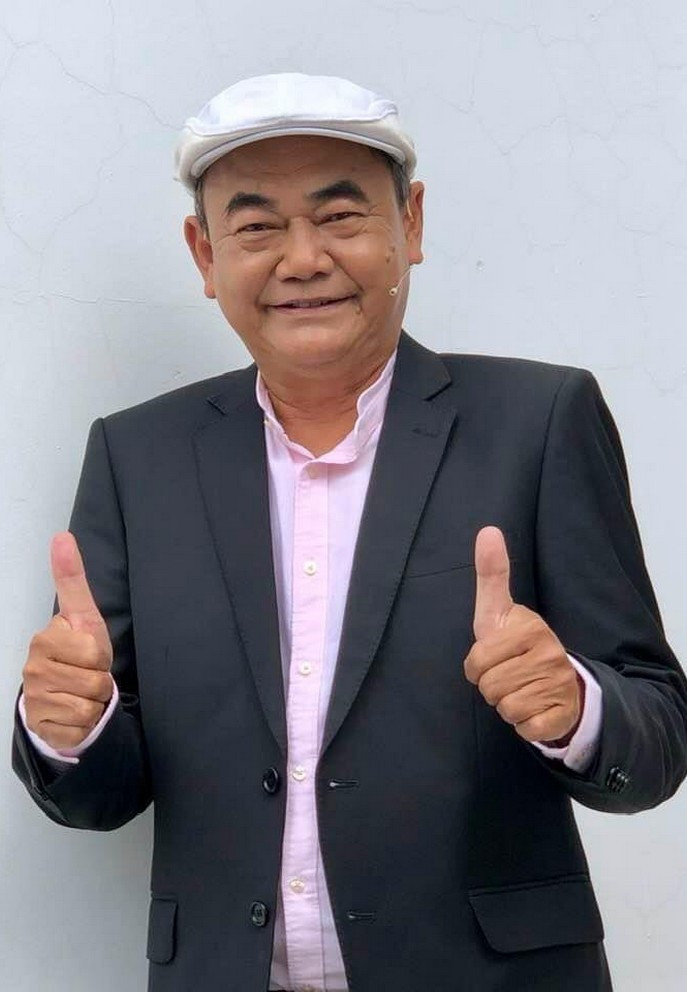 Nam nghệ sĩ gạo cội tỏ ra lạc quan sau những trắc trở đời sống. Cuộc sống ở trọ, không vợ con của NSND Việt Anh tuổi 63