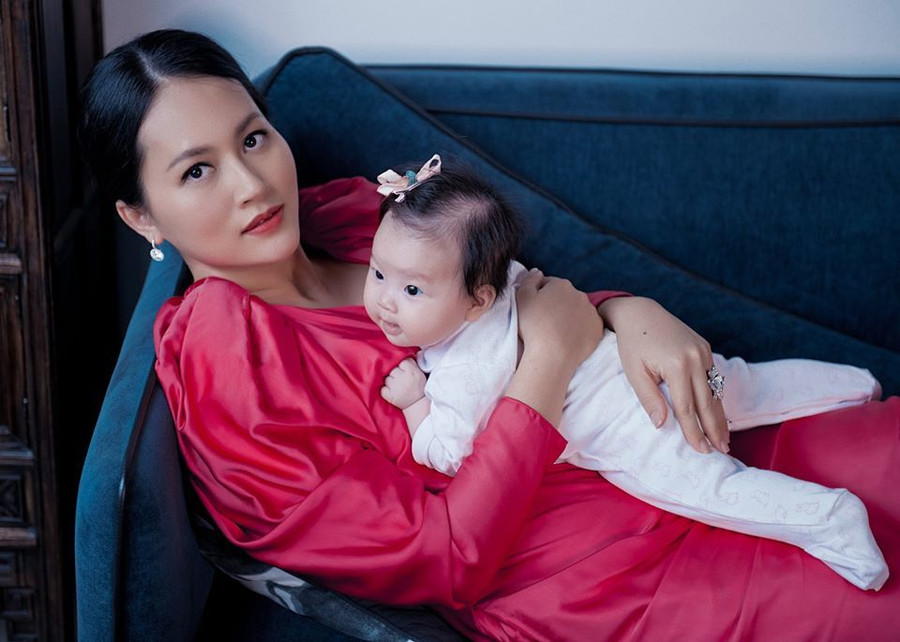 Cô sinh liên tiếp 3 con trong vòng 5 năm cho ông xã doanh nhân Calvin Tài Lâm. Bé trai đầu lòng đã 5 tuổi, bé trai thứ hai 3 tuổi và bé gái út mới hơn 3 tháng tuổi. Vốn là người sống khép kín nên Đỗ Hải Yến từ chối xuất hiện trên truyền thông và giữ cuộc sống riêng tư cho mình. Cô sinh liên tiếp 3 con trong vòng 5 năm cho ông xã doanh nhân Calvin Tài Lâm. Bé trai đầu lòng đã 5 tuổi, bé trai thứ hai 3 tuổi và bé gái út mới hơn 3 tháng tuổi. Vốn là người sống khép kín nên Đỗ Hải Yến từ chối xuất hiện trên truyền thông và giữ cuộc sống riêng tư cho mình.