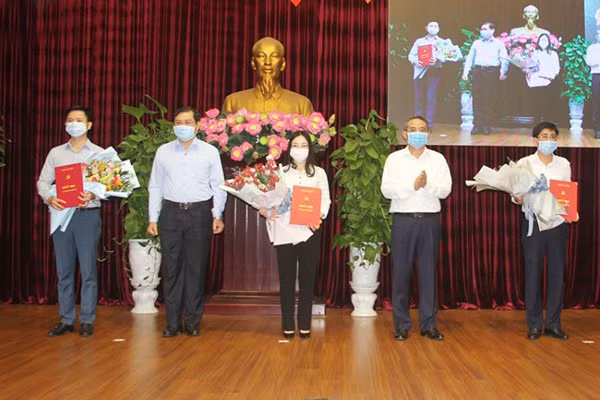 Ban Bí thư chuẩn y nhân sự mới