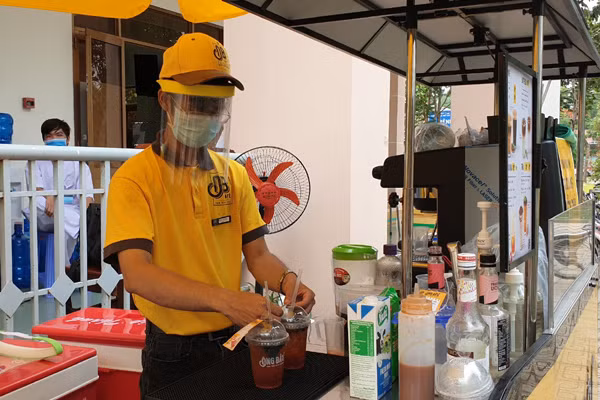 Cà phê Ông Bầu đến tuyến đầu chống dịch Covid-19