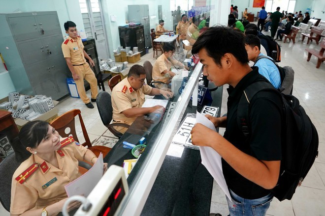 Từ 1/8, sinh viên ngoại tỉnh không được đăng ký xe biển Hà Nội hay TP. Hồ Chí Minh như trước đây. (Ảnh: Độc Lập). Từ 1/8, sinh viên ngoại tỉnh không được đăng ký xe biển Hà Nội hay TP. Hồ Chí Minh như trước đây. (Ảnh: Độc Lập).