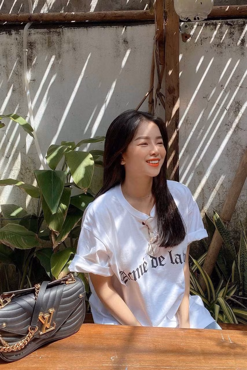 Nữ DJ Mie nóng bỏng gây sốt tại 