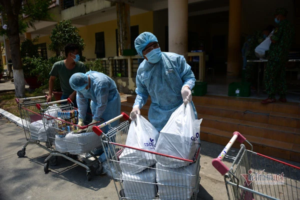 Hàng chục chiến sĩ biên phòng hoãn cưới, người thân mất không thể về