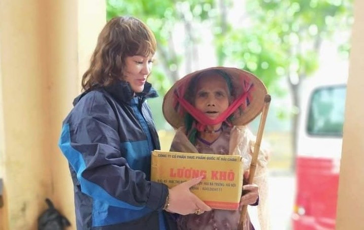 Con gái ông Kính là trưởng một nhóm thiện nguyện, lan tỏa sự sẻ chia đến cuộc đời. Con gái ông Kính là trưởng một nhóm thiện nguyện, lan tỏa sự sẻ chia đến cuộc đời.