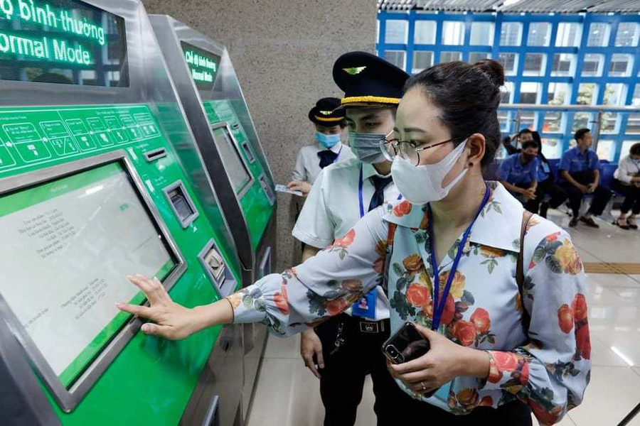 Đường sắt Cát Linh - Hà Đông chạy 6 phút/chuyến. Đường sắt Cát Linh - Hà Đông chạy 6 phút/chuyến.