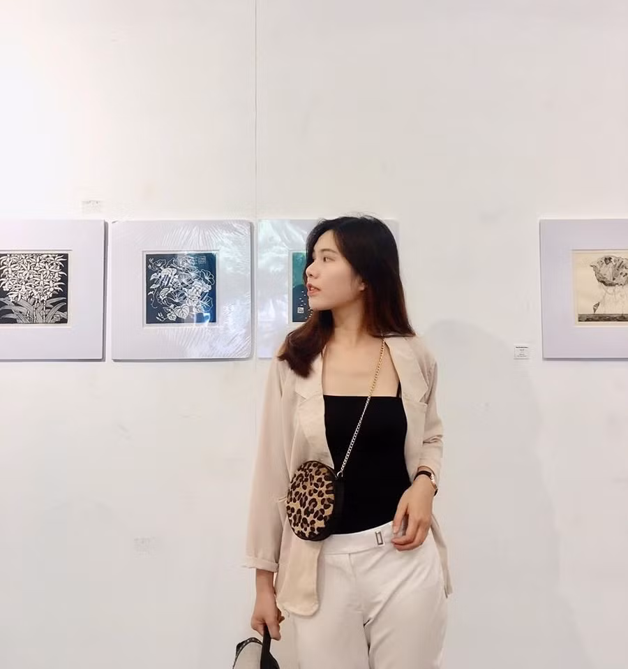 Cô giáo tiếng Anh IELTS 7.0 thi Hoa hậu Việt Nam