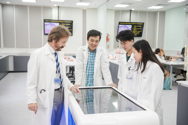 Nữ sinh chuyên Văn trúng học bổng “khủng” ngành Cử nhân Điều dưỡng của VinUni ảnh 2 Nữ sinh chuyên Văn trúng học bổng ‘khủng’ ngành Cử nhân Điều dưỡng của VinUni