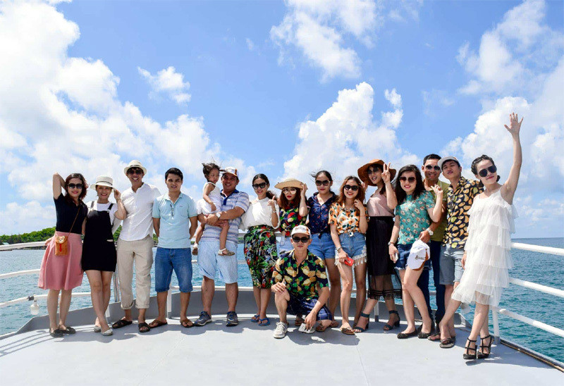 Khách du lịch đổ xô đến Phú Quốc thời điểm này (ảnh minh họa) Ham tour rẻ ép đòi giảm giá, lời cảnh báo từ dân chuyên nghiệp