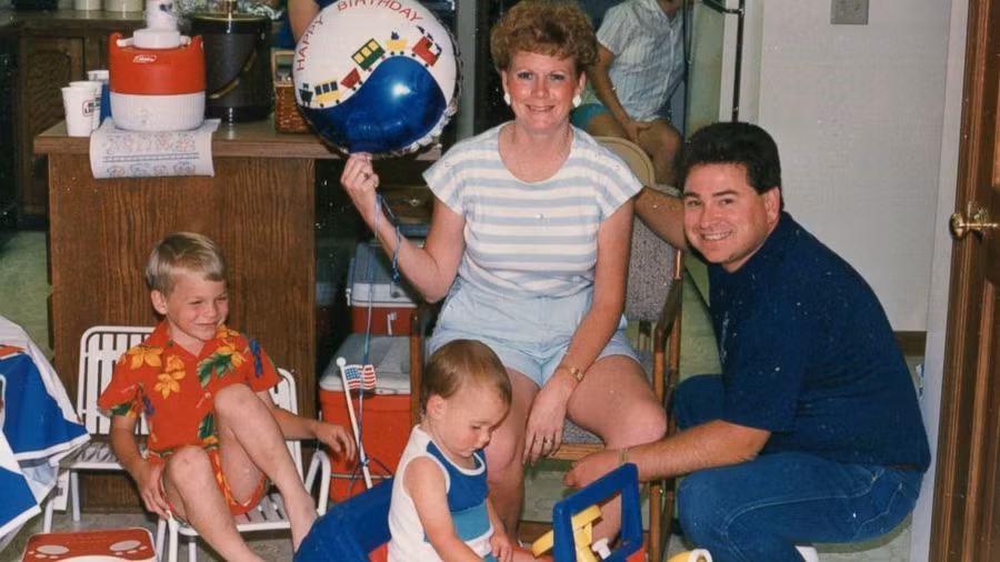 Chán vợ cũ, giả chết 20 năm để đi biệt xứ lấy vợ mới