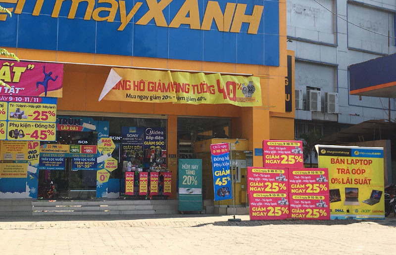 Các siêu thị điện máy cũng giảm giá mạnh dịp này