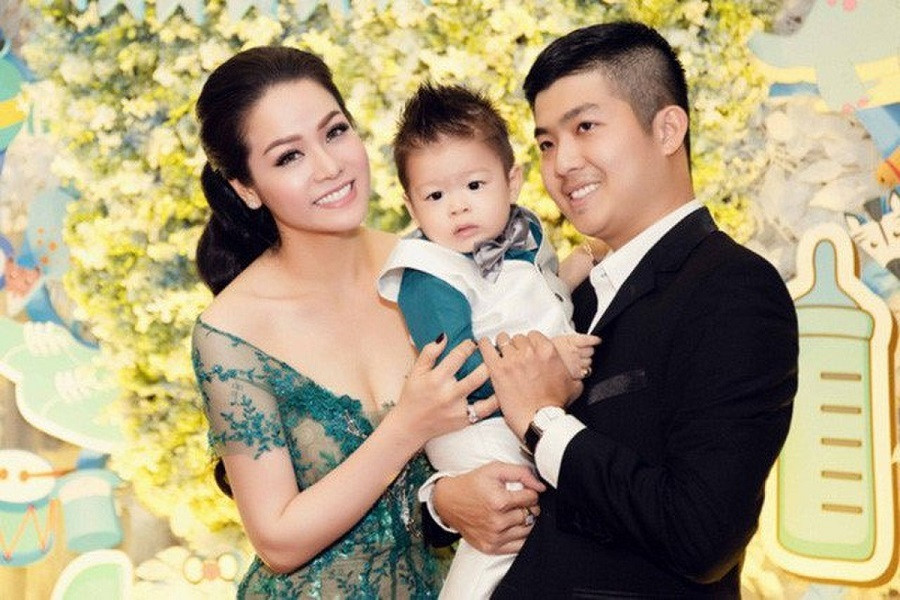 Vợ chồng Nhật Kim Anh: Lương duyên từ quán bar, chia tay trong ầm ĩ  Vợ chồng Nhật Kim Anh: Lương duyên từ quán bar, chia tay trong ầm ĩ