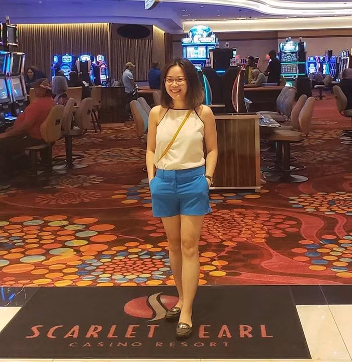 Hy hữu: Cô gái nhỏ nhắn người Việt thành lính hải quân chuyên nghiệp Mỹ