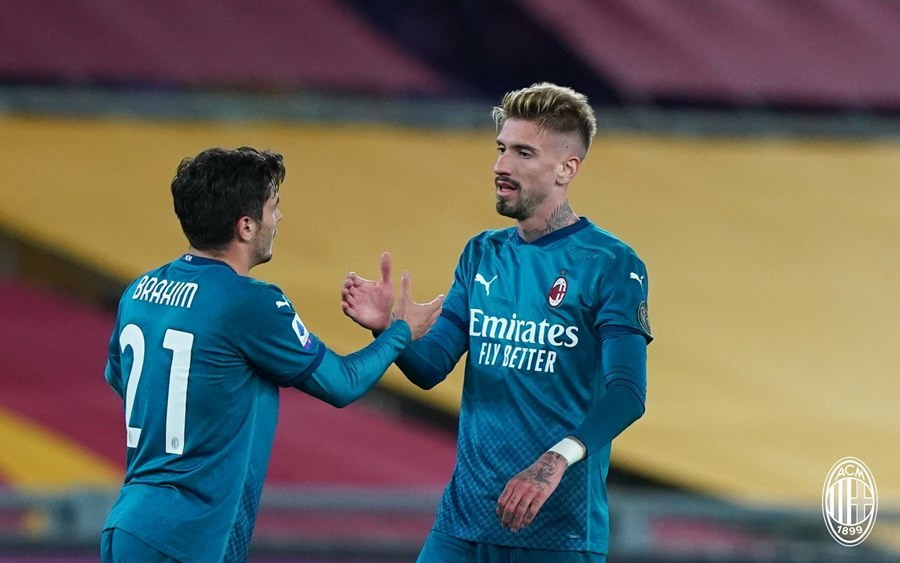 Thắng nghẹt thở Roma, Milan cho Juventus 